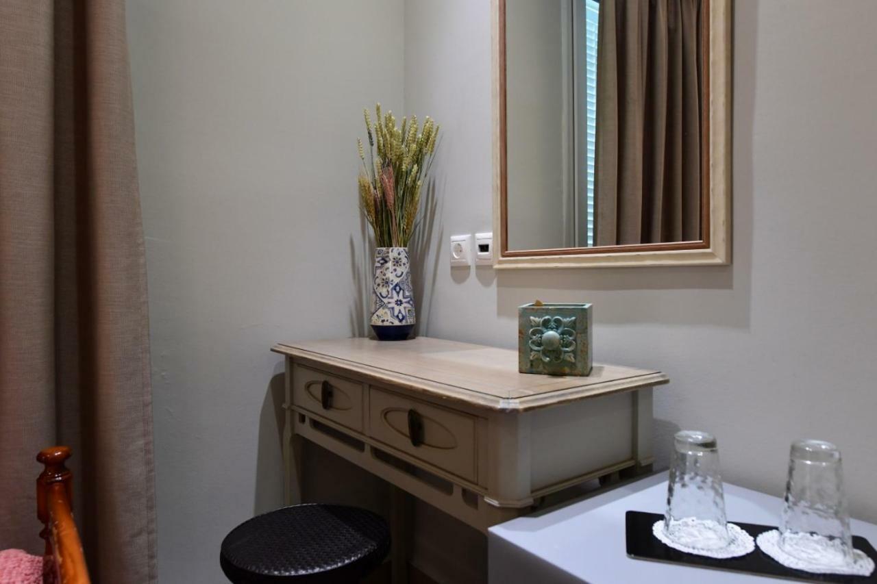 Tassos Rooms Corinth Exterior photo