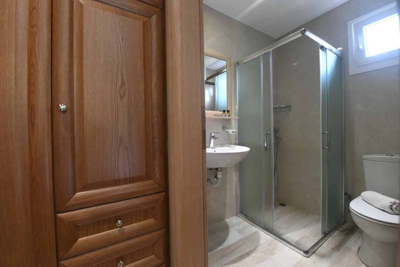 Tassos Rooms Corinth Exterior photo